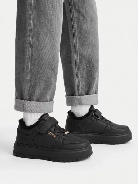 Sneakersy Guess čierna