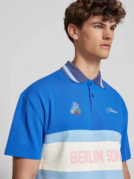 Koszulka polo o kroju regular fit z nadrukiem z logo Prohibited