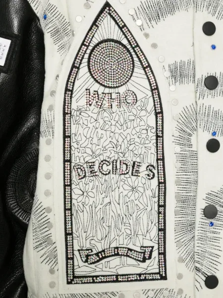 Яке Who Decides War