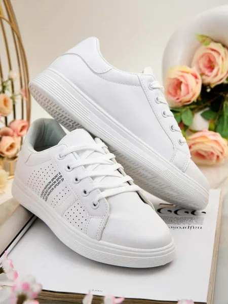 Sneakerși Resti ajurate alb