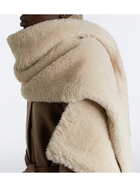 Fular Max Mara din piele de oaie alb