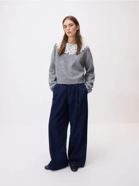 Reserved Pulover cu guler decorativ gri-neutru gri