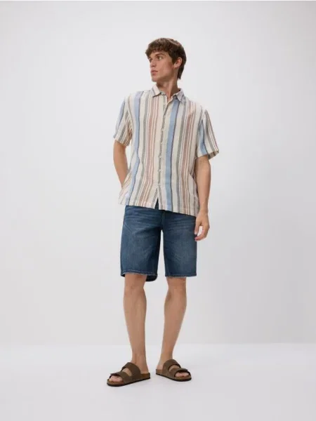 Reserved Cămașă comfort fit în dungi multicolor