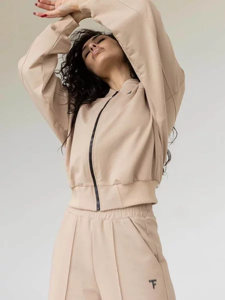 Бомбер бежевий