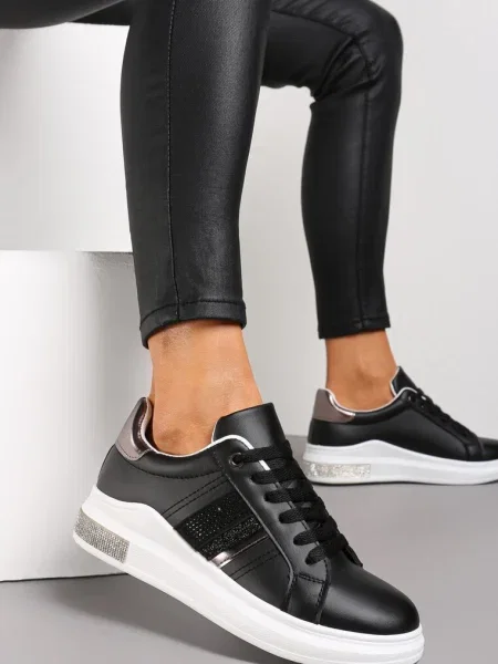 Sneakersy z Imitacji Skóry z Metalicznym Akcentem i Cyrkoniami Evadine czarne