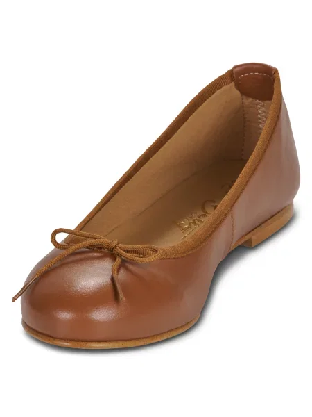Pantofi Betty London maro
