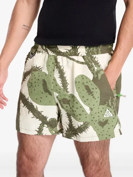 Дълго шорти Nike с принт черно