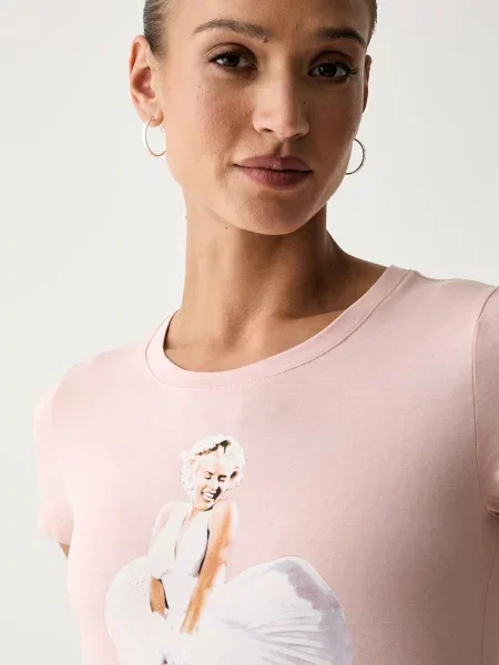 Футболка Guess