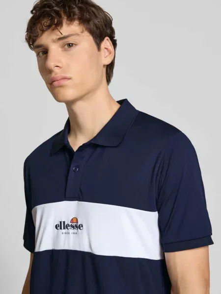 Koszulka polo o kroju slim fit z nadrukiem z logo model ‘MACKENNA’ Ellesse
