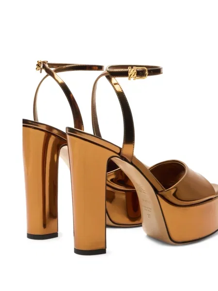 Platform talpú szandál Casadei
