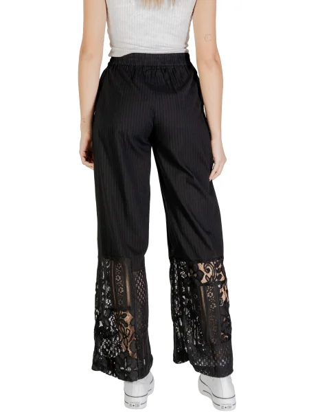 Hlače Ichi s čipko črna