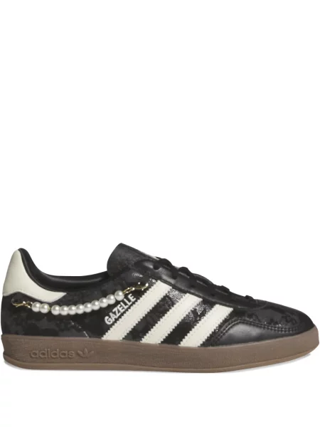 Căciulă Adidas cu șireturi din dantelă de drumeție negru
