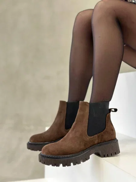 Замшевые ботинки челси 105.store коричневые