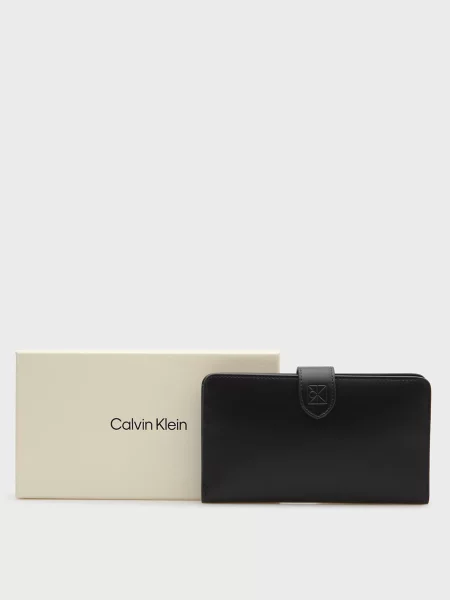 Кожаный кошелек Calvin Klein черный