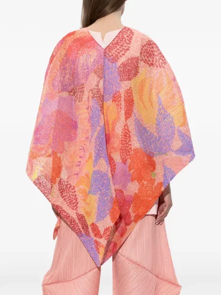 Poncho Pleats Please Issey Miyake cu model floral cu imagine roz