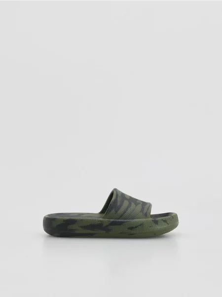 Шлепанцы Reserved с принтом черные