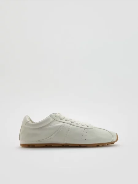 Кожаные кроссовки Reserved белые