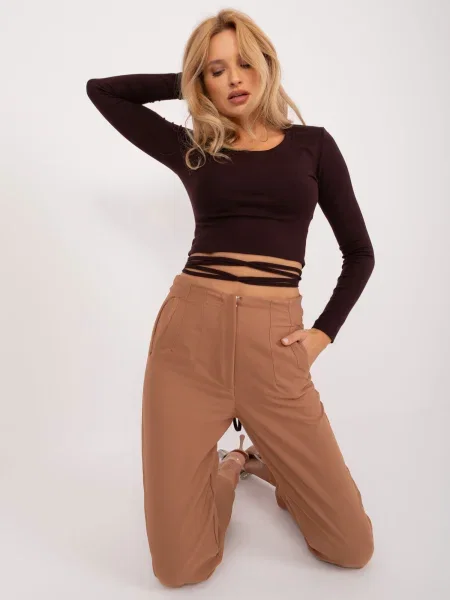 Bluză Fashionhunters maro