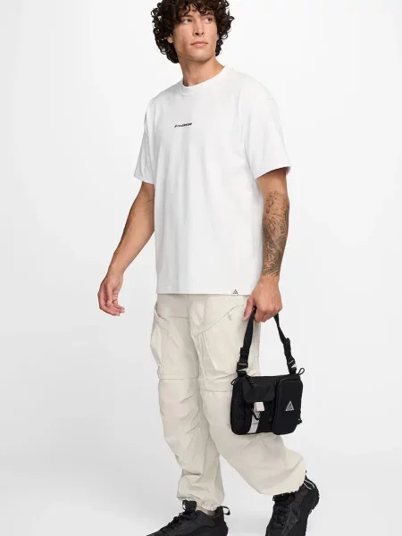Nike ACG: All Conditions Gear Nike ACG All Conditions Gear női keresztpántos táska ACG DAYMAX 3L fekete