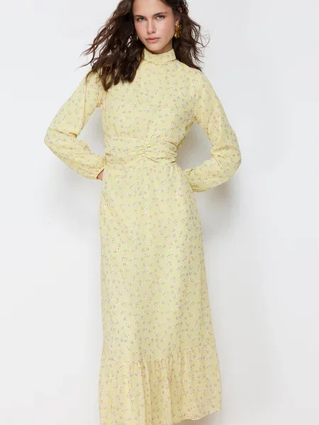 Rochie Trendyol din șifon cu model floral cu guler înalt galben
