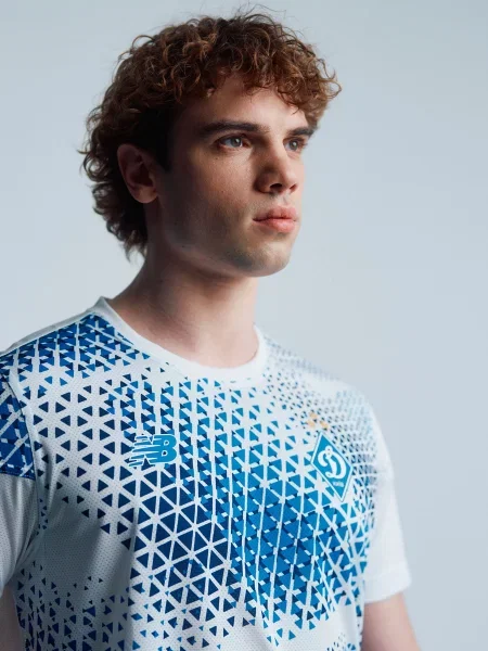 Футболка New Balance белая