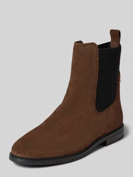 Tommy Hilfiger sztyblety zamszowe FLAG SUEDE CHELSEA BOOT na płaskim brązowy