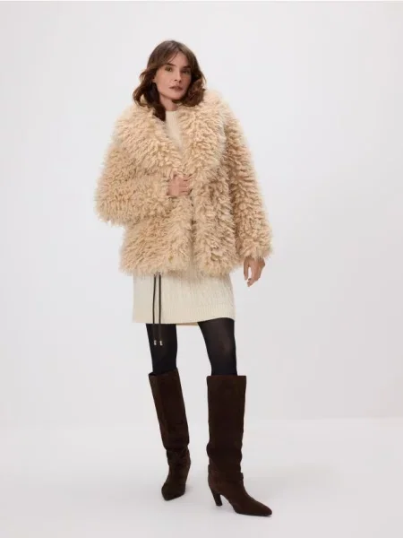 Reserved Куртка зі штучного хутра пшеничний 