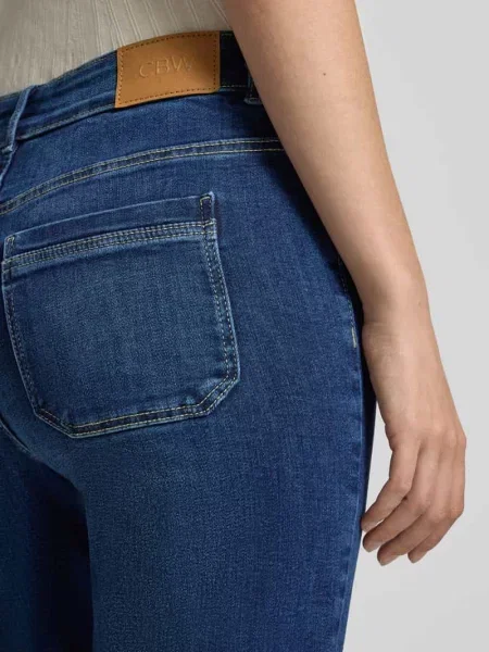 Jeansy Bootcut z mieszanka bawełny Christian Berg Woman granatowe