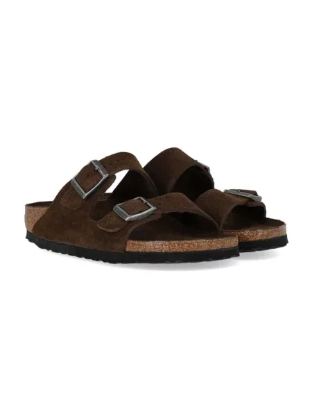 Klapki Birkenstock zamszowe na płaskim obcasie brązowe