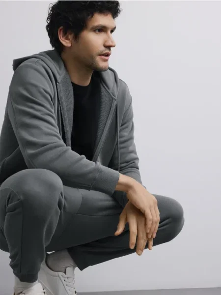 Reserved Hanorac cu glugă și verde-prăfuit verde