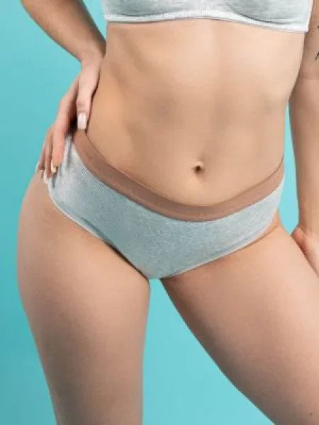 Трусики бразилиана бежеві