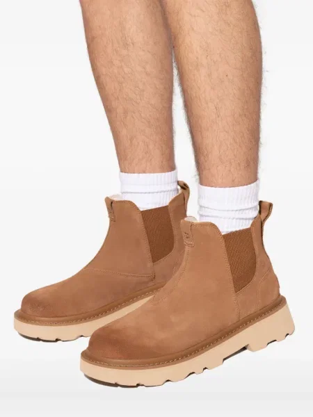 Botine chelsea Ugg din piele de căprioară maro