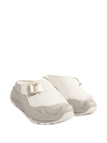 Sneakerși Hoka cu cataramă