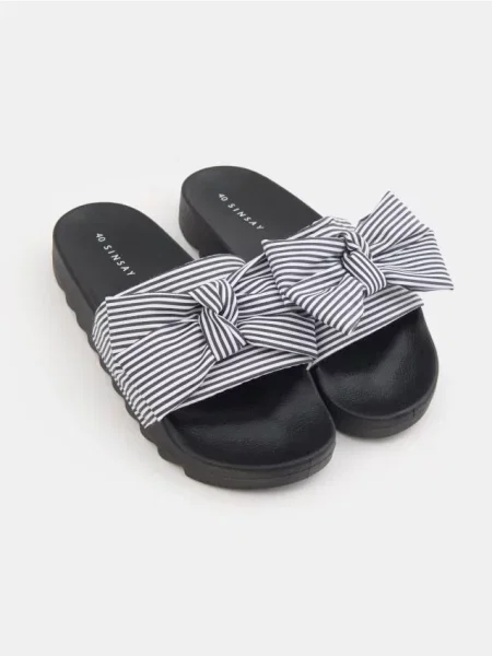 Шлепанцы Sinsay с бантом в полоску черные