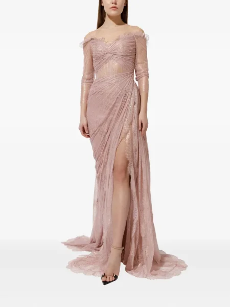 Rochie Iris Serban plisată din dantelă de costum roz