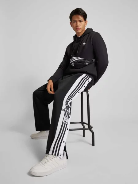 Spodnie Adidas Originals z autografem czarne