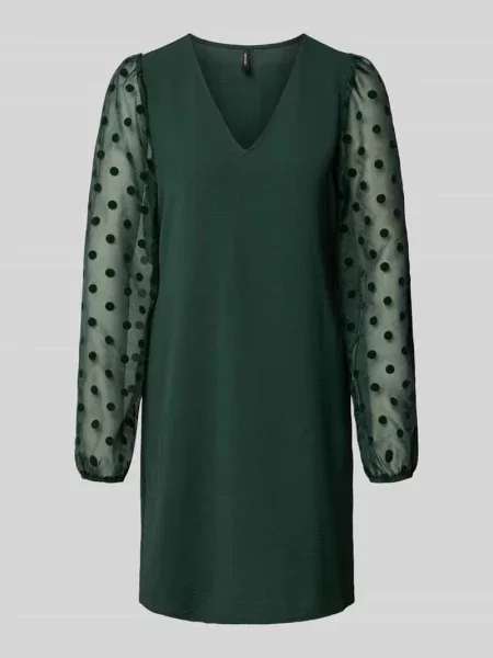 Sukienka koktajlowa o lejącym kroju z półprzezroczystymi rękawami model ‘ALVA’ Vero Moda