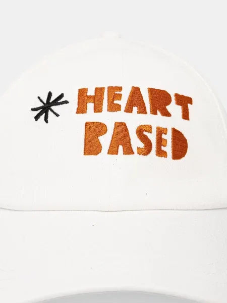 Кепка Samsoe Samsoe с аппликацией белая