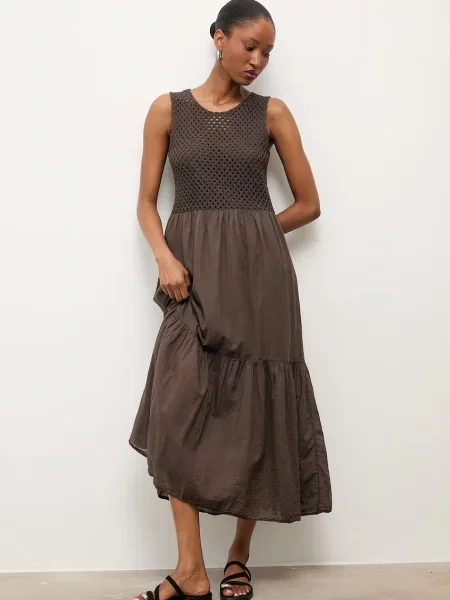 Answear.LAB sukienka babydoll brązowa