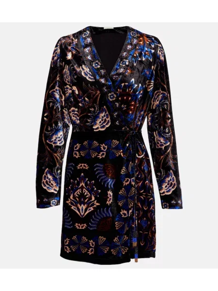 Aksamitna sukienka Farm Rio kopertowa garniturowa czarna