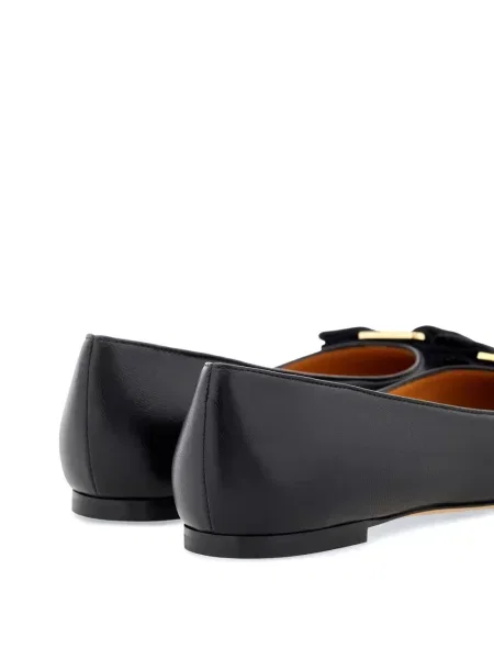 Δερμάτινος μπαλαρίνες Ferragamo μαύρο