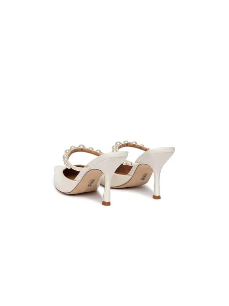Steve Madden Mules Brecki-P S Ozdobnými Perličkami režná bílé