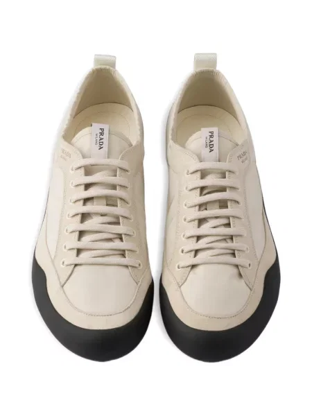 Sneakerși Prada din piele de căprioară