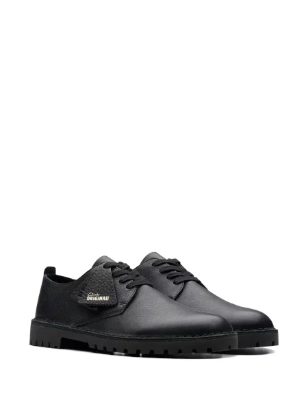 Ниски обувки Clarks Originals с връзки с дантела сиво