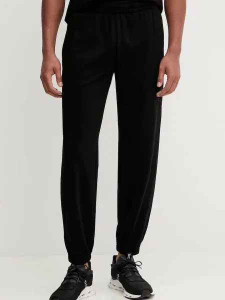 Tepláky Emporio Armani s aplikací černá