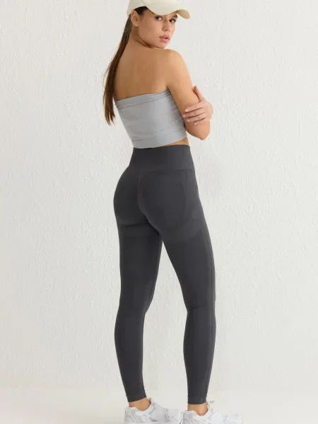 Dresuri Trendyol gri