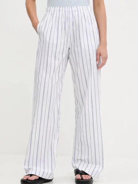 Hlače Abercrombie & Fitch bela