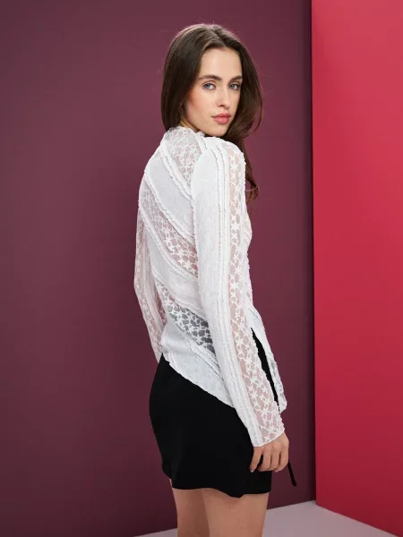 Асиметрична мереживна блузка з довгим рукавом кремовий