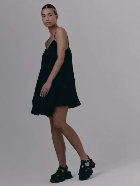 MUUV. sukienka MINIME mini rozkloszowana czarny