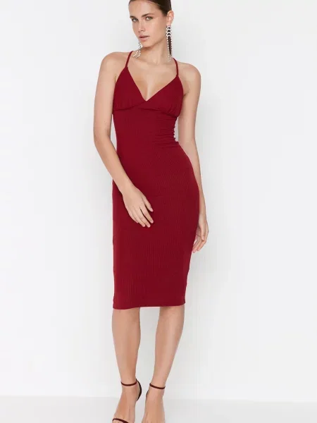 Sukienka midi Trendyol